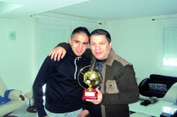 الشاب خلاص‮:''‬هدية رياض بودبوز أثلجت صدري‮ ‬وانتظـــــروني‮ ‬بقنبلـــــة في‮ ‬ألبـــــوم‮ ''‬راينبـــــي‮ ‬فيفـــــر ‮4''‬