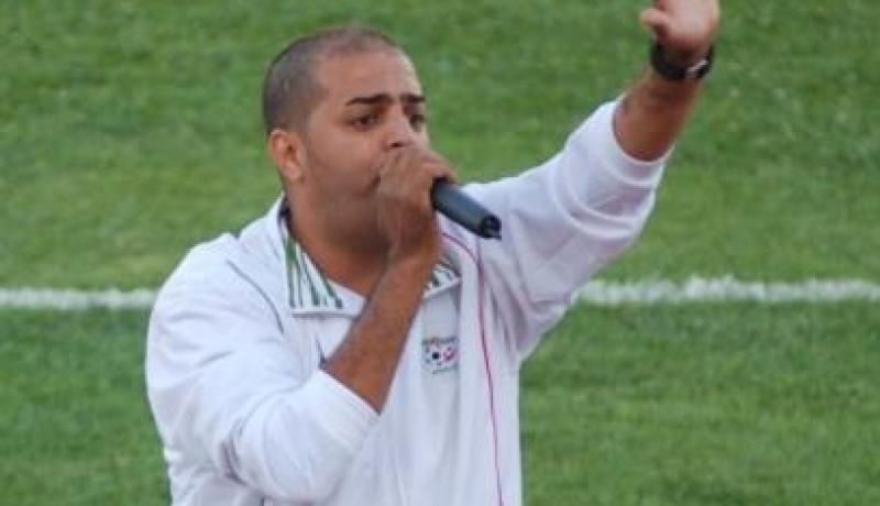 الشاب توفيق وحسيبة عمروش يفتتحان مقابلة رفقاء زيدان مع نجوم منتخب 90 بالقاعة البيضاوية