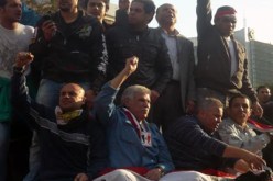 شحاتة‮ ‬يتظاهر مع‮ “‬بلطجية‮” ‬مبارك‮!‬