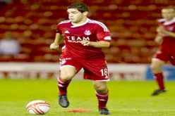 شعلالي: “أعرف الأجواء الإفريقية جيدا.. ولم أندم على تركي فرنسا”