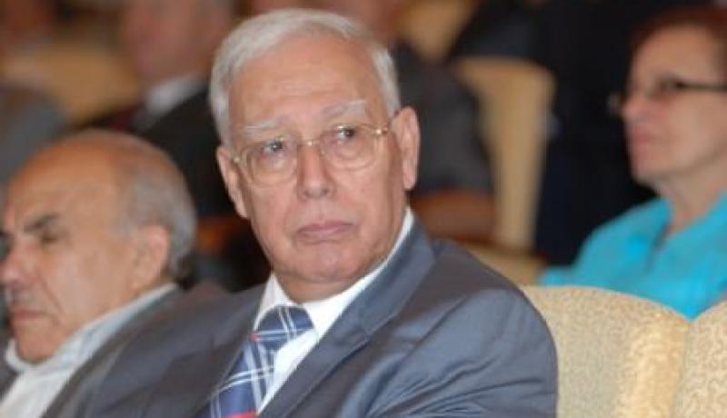 وزارة الدفاع تنافس شريف عباس