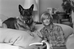 إجازة مدفوعة لسيدة ايطالية لرعاية كلبها المريض