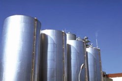 مستثمرون شباب يتهمون شركات بترولية بإقصائهم من المناقصات الوطنية