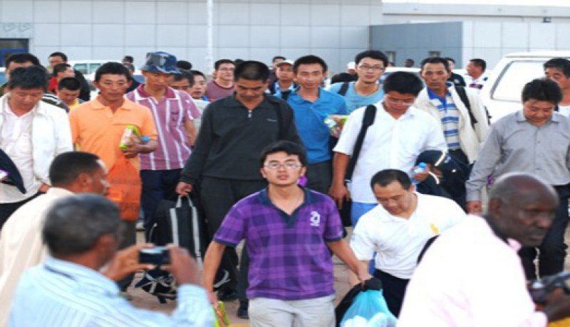 إطلاق سراح عمال صينيين كانوا محتجزين لدى بدو سيناء بمصر