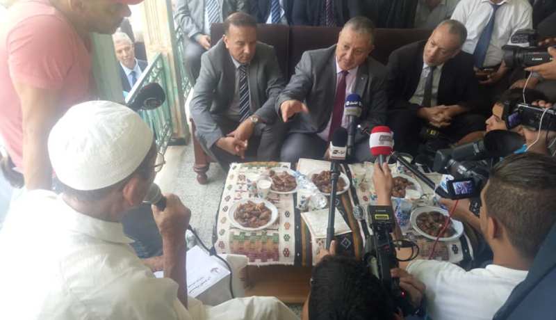 علي حمام يستمع لأعيان غرداية ويعطي تعليمات لاستكمال مشاريع التطهير