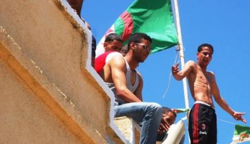 عشرين شابا يهددون بانتحار جماعي في الذرعان بالطارف