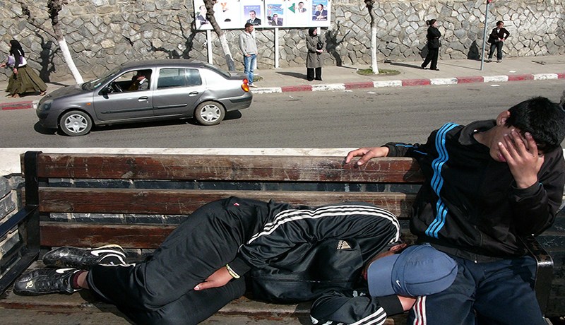 بطالون في وقفة احتجاجية بعين أمڤال في تمنراست