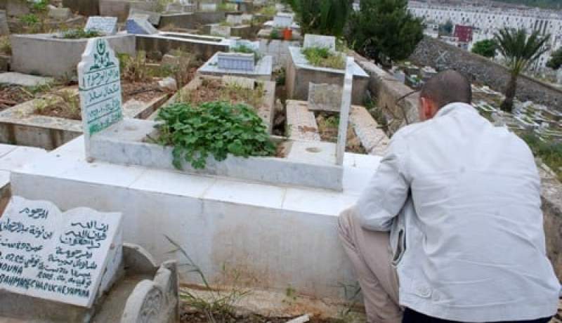 قــبـــور الـجـزائــريـيـــن مـخـالـفــــة للـــــــشـريـعـة الإســلامـيـــــــة
