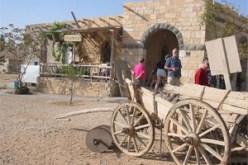 اعتبر مهرجان الفيلم العربي بوهران فرصة للاحتكاك، المخرج السوري حاتم علي، لـ “النهار”:حلمي إنجاز فيلم “الأمير عبد القادر”.. والفيلم يتمناه كل عربي وخاصة السوريين