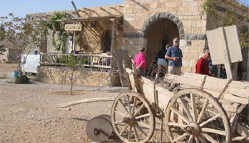 اعتبر مهرجان الفيلم العربي بوهران فرصة للاحتكاك، المخرج السوري حاتم علي، لـ “النهار”:حلمي إنجاز فيلم “الأمير عبد القادر”.. والفيلم يتمناه كل عربي وخاصة السوريين