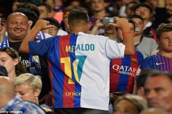 مشجع يتسبب في تصميم أسوأ قميص كرة قدم على مدار التاريخ