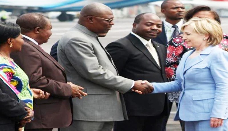 هيلاري كلينتون تقوم بجولة في إفريقيا