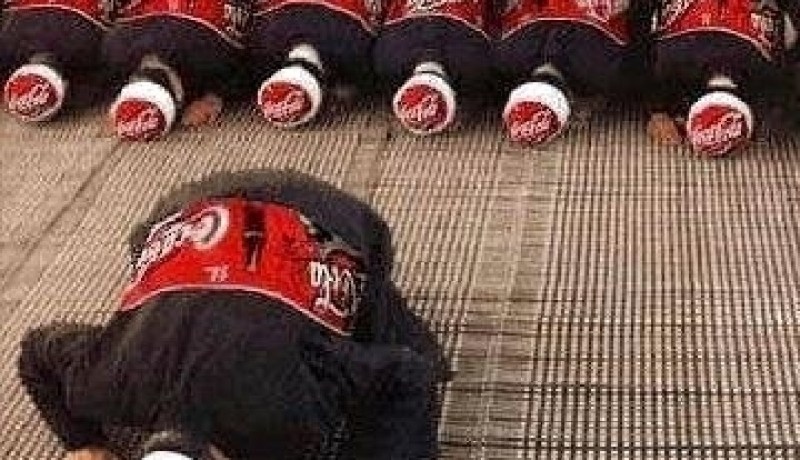 صورة إشهارية لـ كوكا كولا تسيء للمسلمين