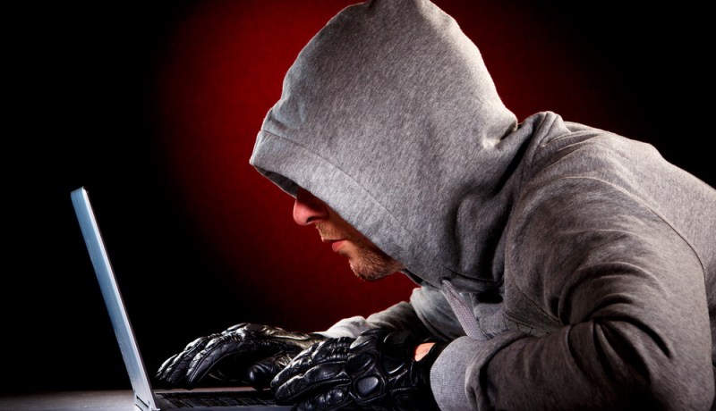 ناجح في البكالوريا بتقدير «جيد» يتحول إلى «هاكر» يخترق حسابات «الفايسبوك» للحصول على المال