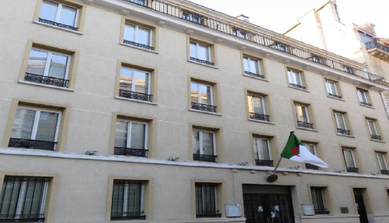 فرنسا تعيد وضع جهاز الحراسة الثابتة أمام السفارة الجزائرية بباريس