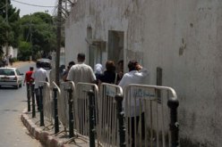القنصلية الفرنسية بوهران: أخذ بصمات طالبي التأشيرة وصور رقمية بالشباك