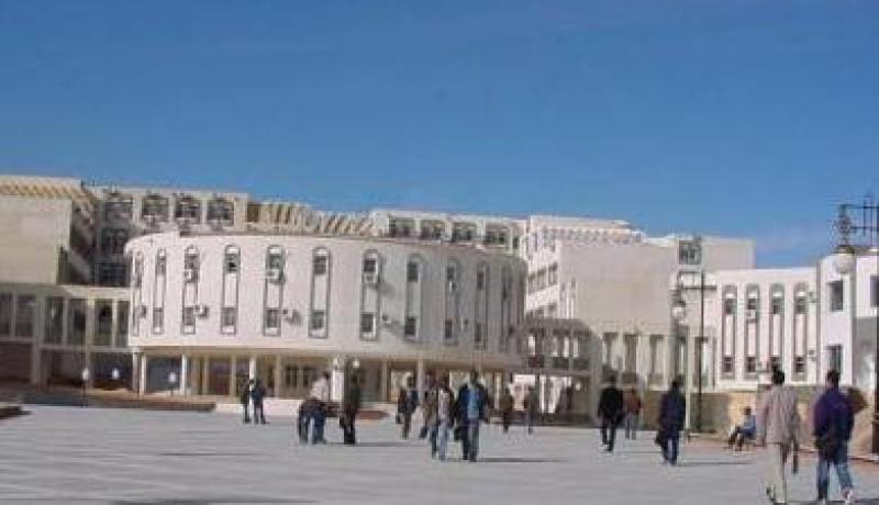 كلية الحقوق تقرر إلغاء الانتقال بنظام الدين