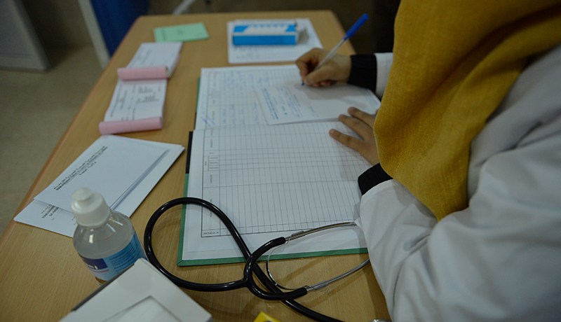 مساءلة الأطباء المعالجين للتأكد من مصداقية الشهادات المرضية المشكوك فيها