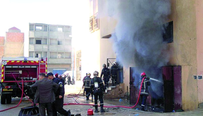 7 جرحى بينهم أربعة رعايا سوريين بعد حريق داخل مركز تجاري في الجلفة