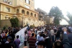 76 مصابا في مواجهات بين مؤيدين ومعارضين للرئيس المصري