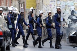 توقيف شرطي بحريني  صفع  مواطنا