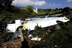 مقتل 26 في انقلاب حافلة بكولومبيا