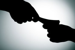 لا يعرفون ثقافة الخطوط الحمراء.. فيدوسون على كل أخضر ويابس !