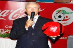 كوبا كوكاكولا‮ ‬تنظم الدورة النهائية لكرة القدم مع الفريق الممثل للجزائر بإنجلترا