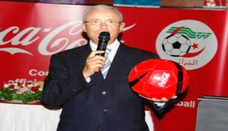 كوبا كوكاكولا‮ ‬تنظم الدورة النهائية لكرة القدم مع الفريق الممثل للجزائر بإنجلترا