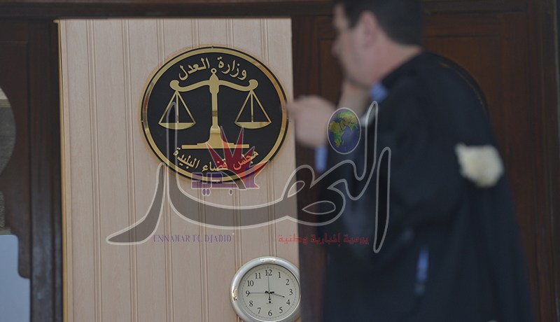 مدير بنك التنمية المحلية فرع البليدة يسحب مبالغ من أرصدة الزبائن لإقراضها لمقاولين