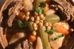 قص الشعر وتحريم الخياطة…طقوس يتشبث  بها الجزائريون في يوم عاشوراء