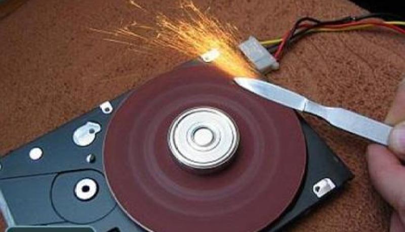 شحذ السكاكين نشاط يمتهنه بعض الحرفيين بخنشلة مع اقتراب عيد الأضحى