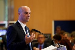 بالفيديو..وزير التعليم الفرنسي يدعو إلى تعليم اللغة العربية في المدارس نظير عظمتها  