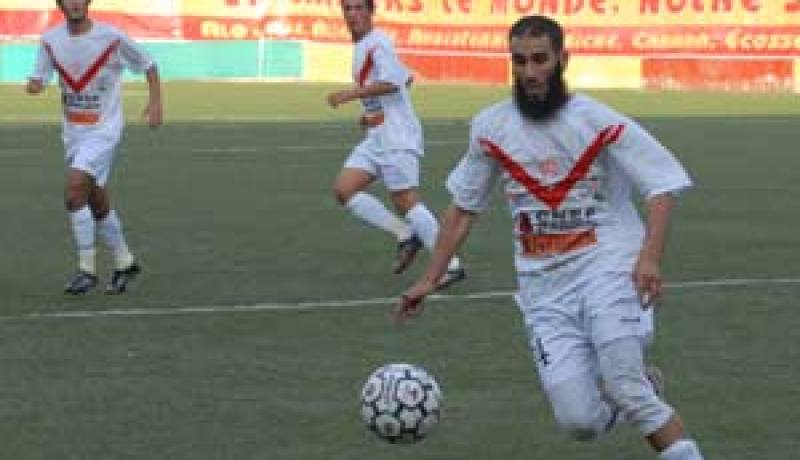 جرادي محمد (أستاذ بالمعهد الرياضي لعين الترك ومدرب):”الصيام لا يؤثر على اللاعب إذا أكل وشرب كثيرا”