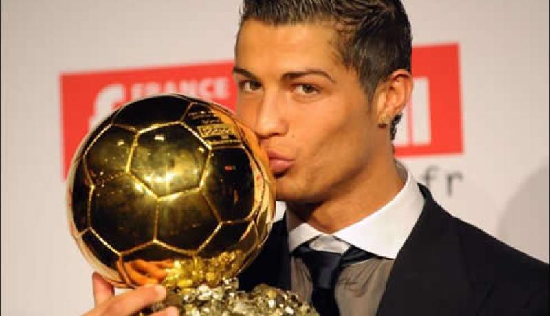 لويس فيغو  كريسيتانو رونالدو يستحق الكرة الذهبية
