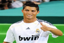 رونالدو يدرس عرض بيريز بتجديد عقده مدى الحياة مع ريال مدريد .