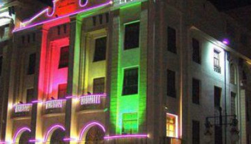 تظاهرة “مستغانم ضحك” تنطلق بمشاركة 15 فكاهيا من دول مغاربية 