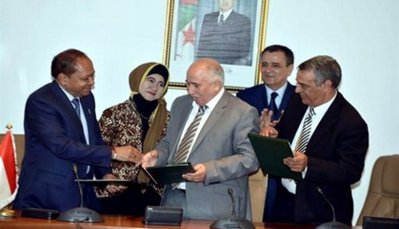 التوقيع على ثلاثة اتفاقيات استثمار جزائرية اندونيسية في صناعة الفوسفات