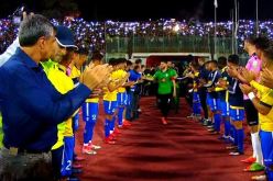 لاعبو بارادو يُقيمون الممر الشرفي لفريق شباب قسنطينة