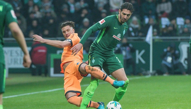 بلفوضيل: “تعلمت الكرة في الشارع ومشاهدة لاعب طويل “يرواغ” أمر غير عادي” !