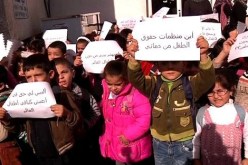 غزة .. مظاهرات للأطفال ضد الغارات الجوية الإسرائيلية