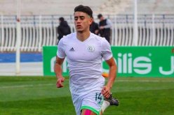 لاعب الخضر يتعرض للعقوبة من طرف الفيفا ويورط ناديه