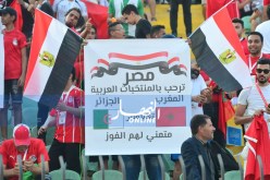 “الجماهير المصرية” تُرحب بالمنتخب الوطني بملعب “السلام” !!