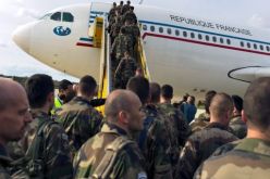 الوحدات القتالية الفرنسية تغادر أفغانستان تنفيذا لوعود هولاند الانتخابية