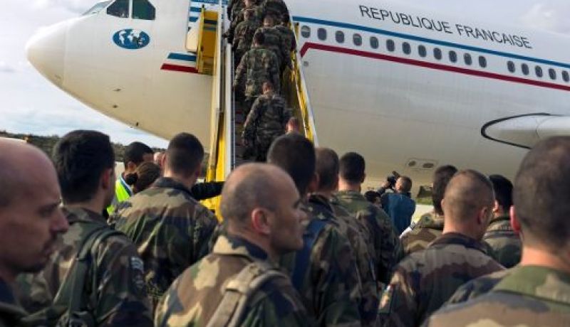 الوحدات القتالية الفرنسية تغادر أفغانستان تنفيذا لوعود هولاند الانتخابية
