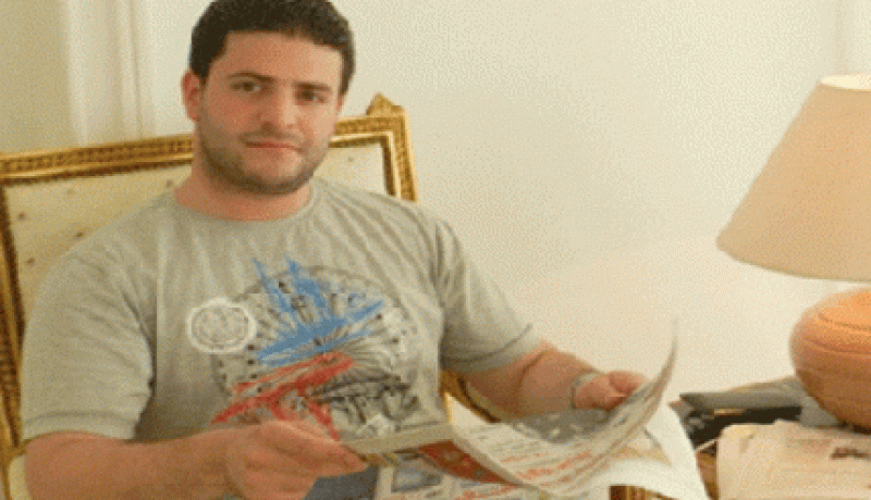 نجل مرسي يقرر ترك وظيفته بعد الانتقادات