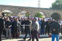بالصور..إحتجاج أنصار شباب تموشنت على السلطات الولائية