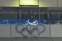 زطشي يتابع اللقاء من المنصة الشرفية