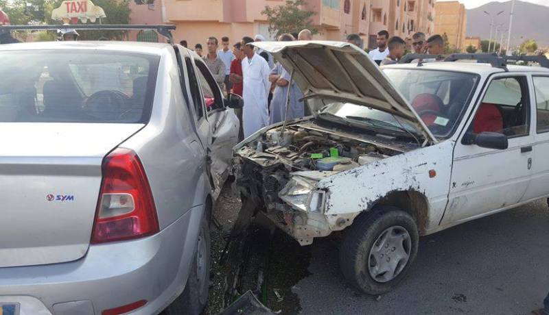 بالصور. .5 جرحى في إصطدام بين سيارتين بالمشرية في النعامة