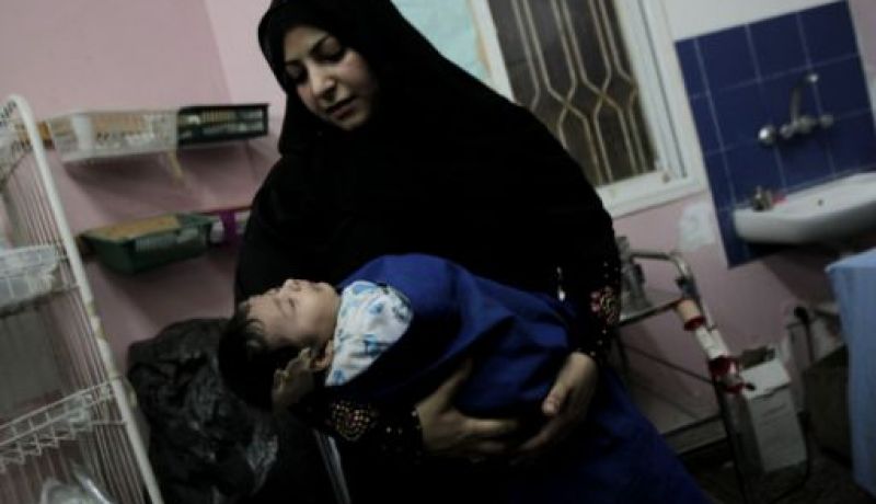 اصابة 4 فلسطينيين بينهم طفلة في قصف اسرائيلي على جنوب غزة